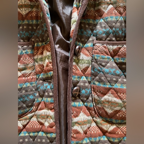 Hand Crafted Women's Geo-Motif button up lined hooded jacket - Picture 2 of 4
